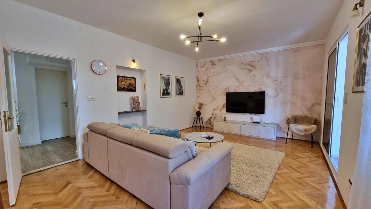Apartment Hana Omiš Exteriör bild