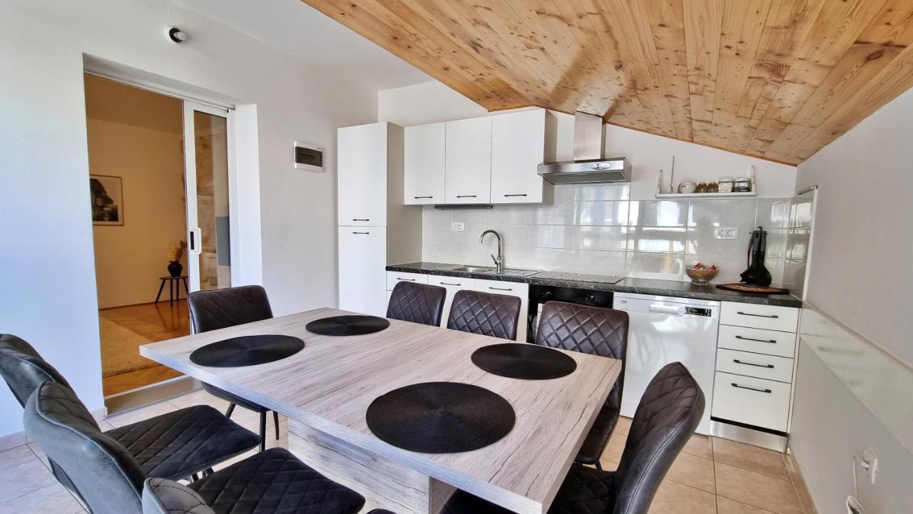 Apartment Hana Omiš Exteriör bild