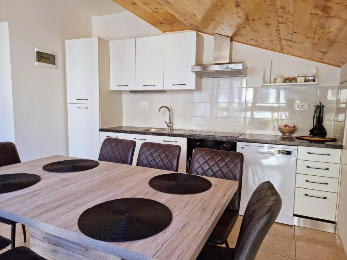 Apartment Hana Omiš Exteriör bild