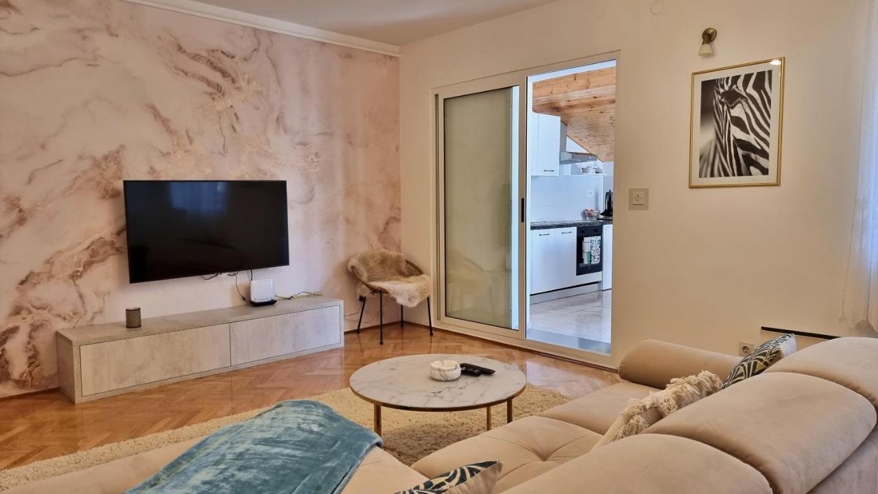 Apartment Hana Omiš Exteriör bild