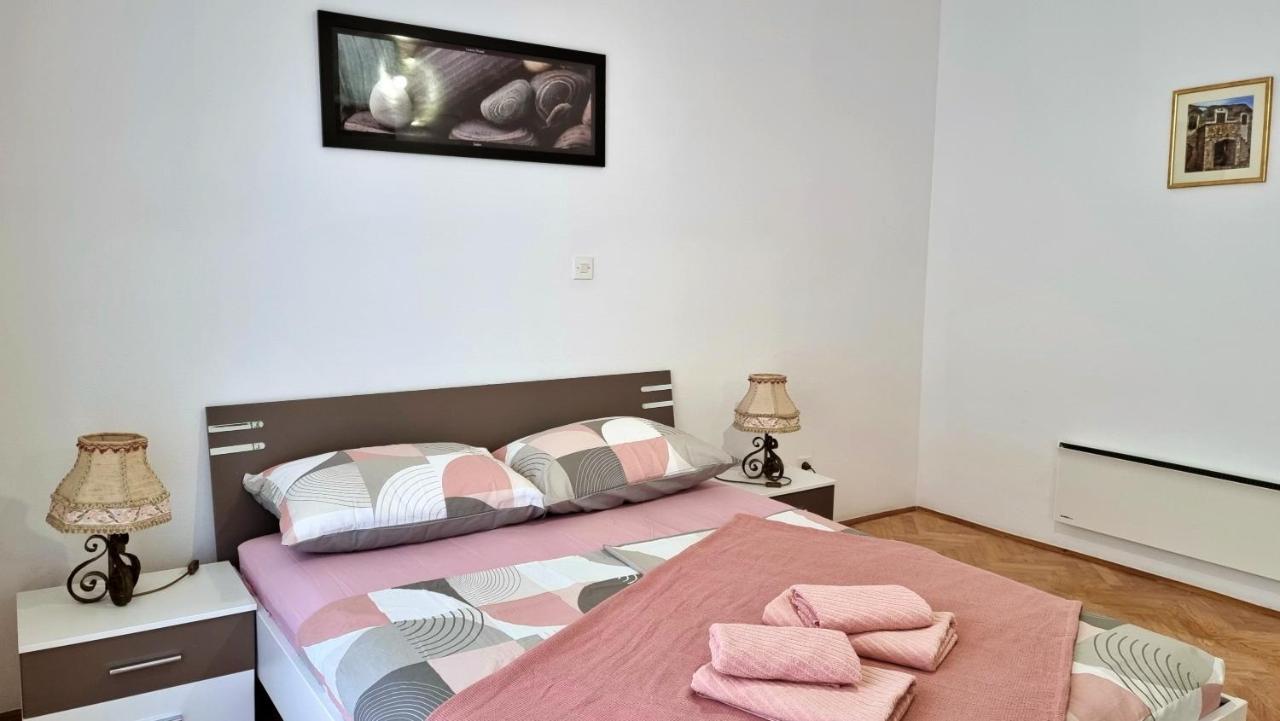 Apartment Hana Omiš Exteriör bild