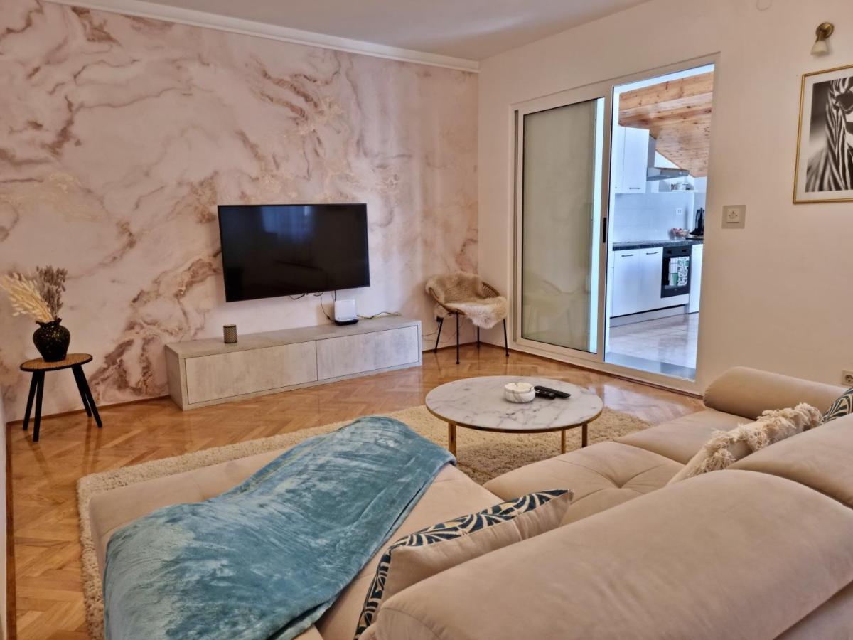 Apartment Hana Omiš Exteriör bild